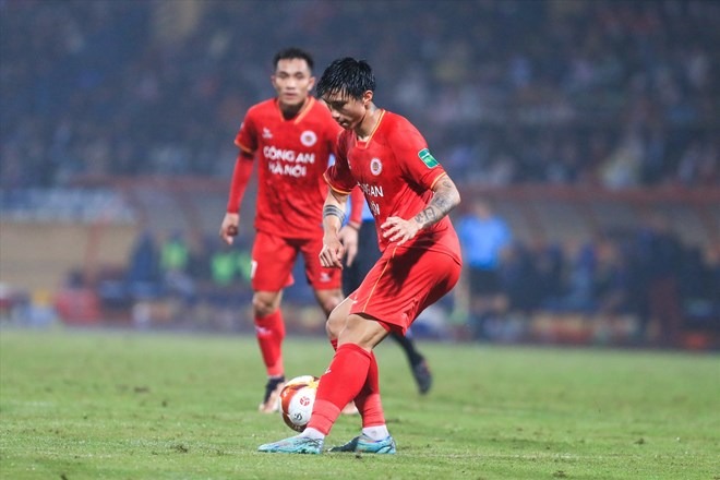 doan van hau sang singapore dieu tri chan thuong du kien nghi thi dau 3 6 thang1 doan van hau sang singapore dieu tri chan thuong du kien nghi thi dau 3 6 thang1