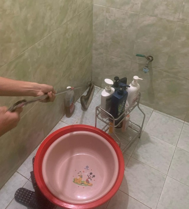 nguoi dan giat minh phat hien be na nam chinh inh trong nha tam nguoi dan giat minh phat hien be na nam chinh inh trong nha tam