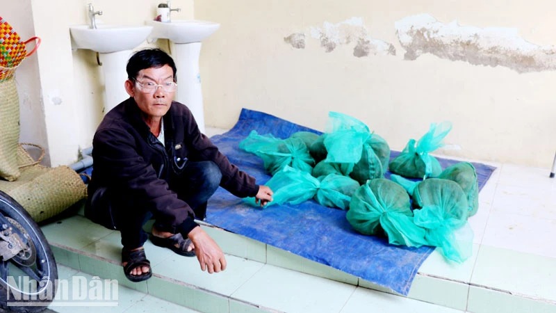 bat nguoi dan ong dat bay bat 10 con khi duoi dai dua ve tay ninh nau cao ban bat nguoi dan ong dat bay bat 10 con khi duoi dai dua ve tay ninh nau cao ban