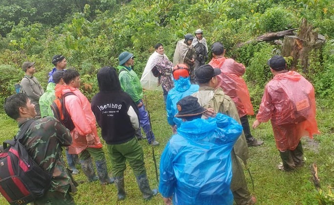 tin thoi su moi nong nhat ngay 18112023 nguoi phu nu uong nuoc suoi ngu tren cay trong 5 ngay di lac tin thoi su moi nong nhat ngay 18112023 nguoi phu nu uong nuoc suoi ngu tren cay trong 5 ngay di lac