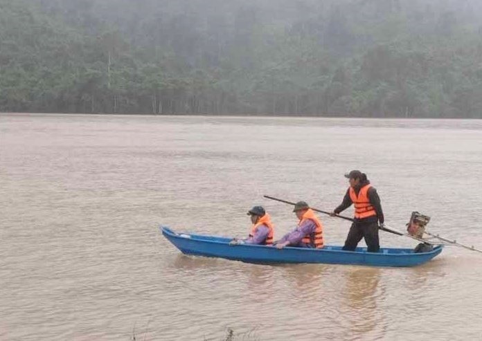 tin thoi su moi nong nhat ngay 18112023 nguoi phu nu uong nuoc suoi ngu tren cay trong 5 ngay di lac1 tin thoi su moi nong nhat ngay 18112023 nguoi phu nu uong nuoc suoi ngu tren cay trong 5 ngay di lac1