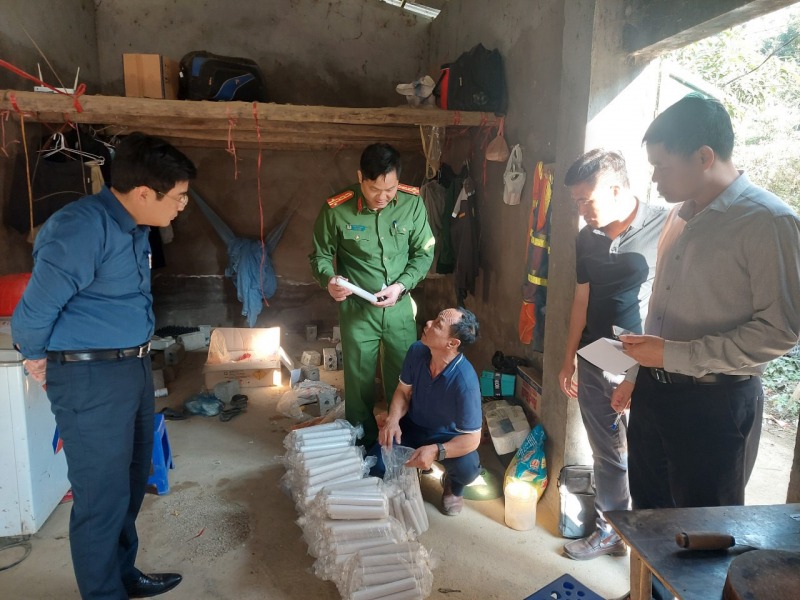 lai chau kiem tra lan cong nhan phat hien gan 1 ta thuoc no duoi phan go lai chau kiem tra lan cong nhan phat hien gan 1 ta thuoc no duoi phan go