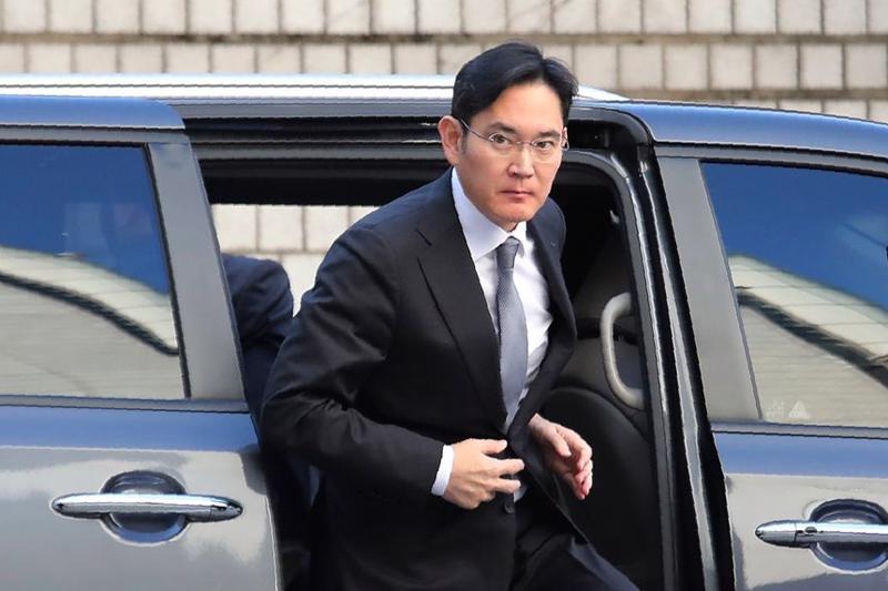 chu tich samsung gay bao mang voi hanh dong bat ngo khi gap nguoi ham mo1 chu tich samsung gay bao mang voi hanh dong bat ngo khi gap nguoi ham mo1