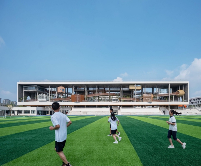 ngoi truong duoc vinh danh toa nha the gioi 2023 rong 62000 m2 co cong vien tren tang thuong6