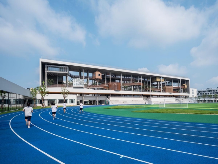 ngoi truong duoc vinh danh toa nha the gioi 2023 rong 62000 m2 co cong vien tren tang thuong9