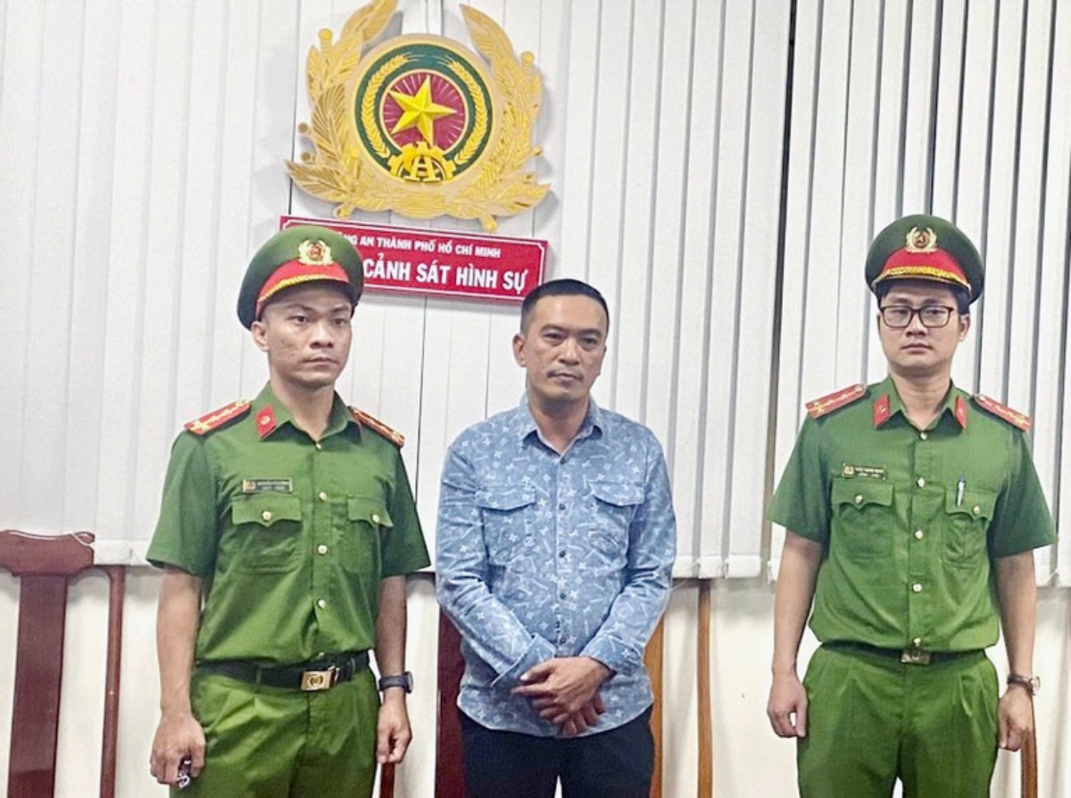 bat khan cap doi tuong tu xung can bo thuoc bo cong an lua dao hon 9 ty dong bat khan cap doi tuong tu xung can bo thuoc bo cong an lua dao hon 9 ty dong