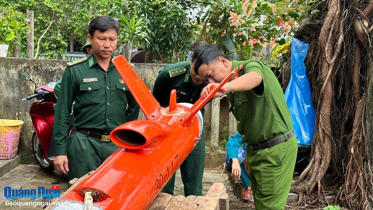 di danh ca ngu dan phat hien vat the giong thiet bi bay khong nguoi lai troi dat tren bien