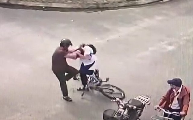 nam sinh lop 9 o quang ngai bi bo cua ban hoc danh phai nhap vien cap cuu1 nam sinh lop 9 o quang ngai bi bo cua ban hoc danh phai nhap vien cap cuu1