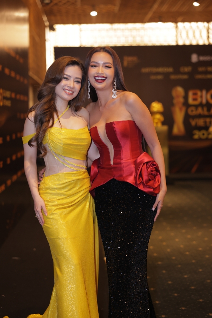 anh ngoc chau dien vay xe sau ton vong mot goi cam cung duong hoang yen ngoi ghe nong bigo gala night 20231