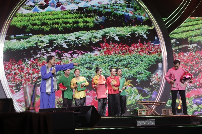 anh ngoc chau dien vay xe sau ton vong mot goi cam cung duong hoang yen ngoi ghe nong bigo gala night 20233