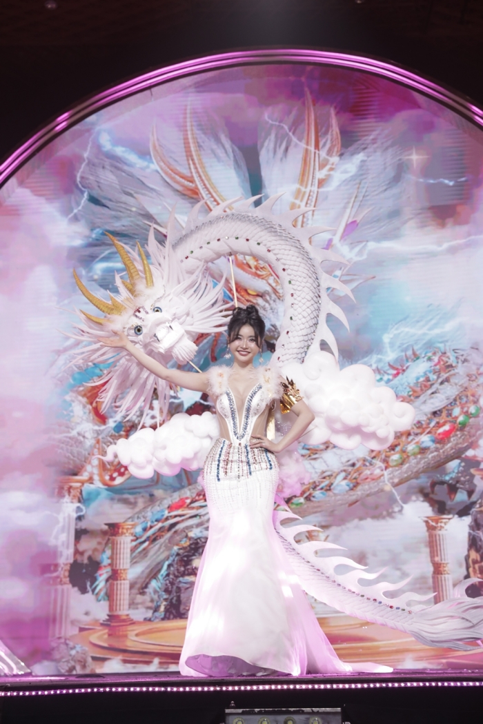 anh ngoc chau dien vay xe sau ton vong mot goi cam cung duong hoang yen ngoi ghe nong bigo gala night 20234