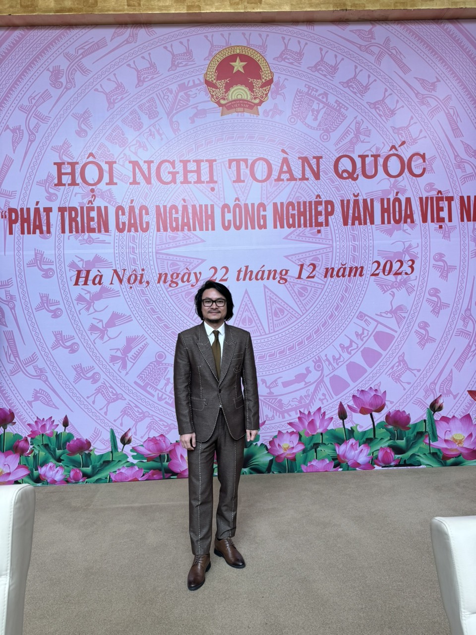 dao dien hoang nhat nam cong ty sen vang nen co su kiem soat cac cuoc thi hoa hau uy tin nghiem tuc2 dao dien hoang nhat nam cong ty sen vang nen co su kiem soat cac cuoc thi hoa hau uy tin nghiem tuc2