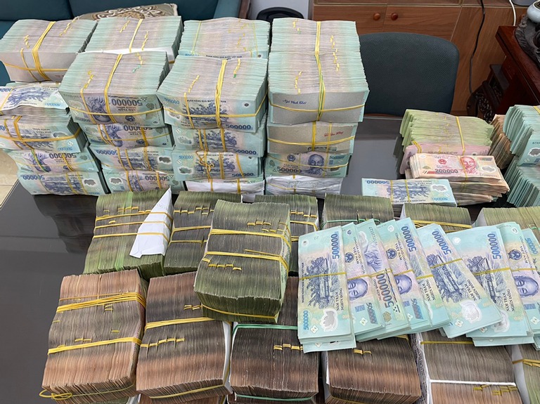 triet xoa o mai dam nup bong nha hang phat hien so tien khung tai nha cua ong trum1 triet xoa o mai dam nup bong nha hang phat hien so tien khung tai nha cua ong trum1