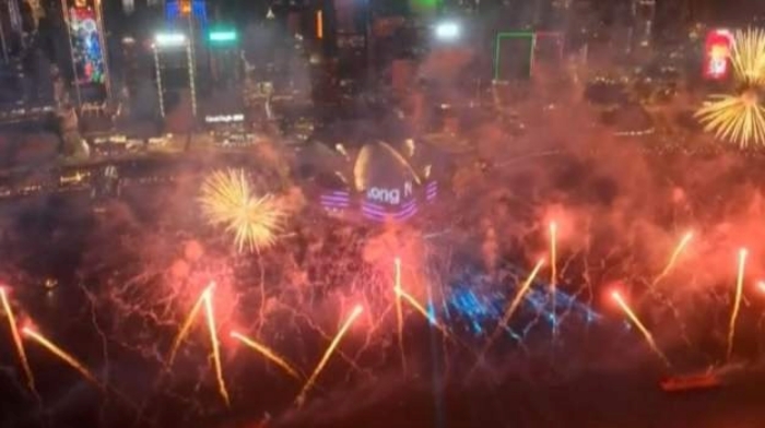 anh nguoi dan tren the gioi ron rang don nam moi 202411