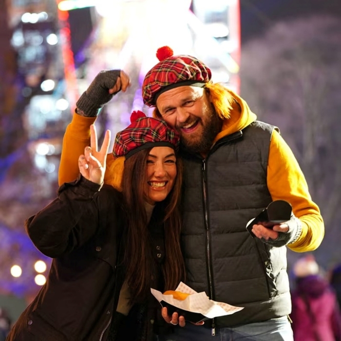 anh nguoi dan tren the gioi ron rang don nam moi 202425