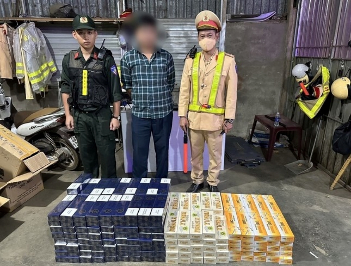 dak nong kiem tra xe khach phat hien hon 240 cay thuoc la ngoai nhap lau