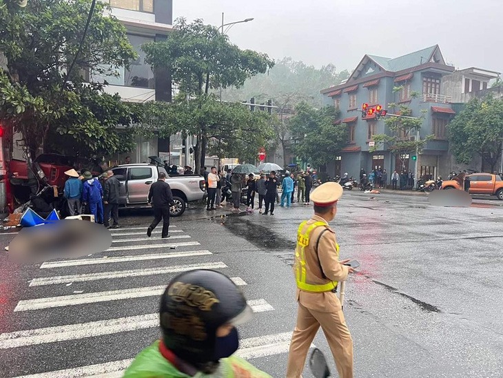 hien truong vu tai nan lien hoan khien 3 nguoi tu vong tai cho o quang ninh1