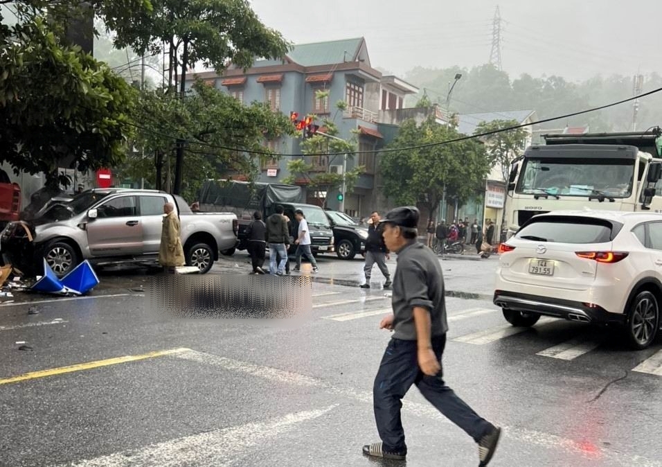 hien truong vu tai nan lien hoan khien 3 nguoi tu vong tai cho o quang ninh3