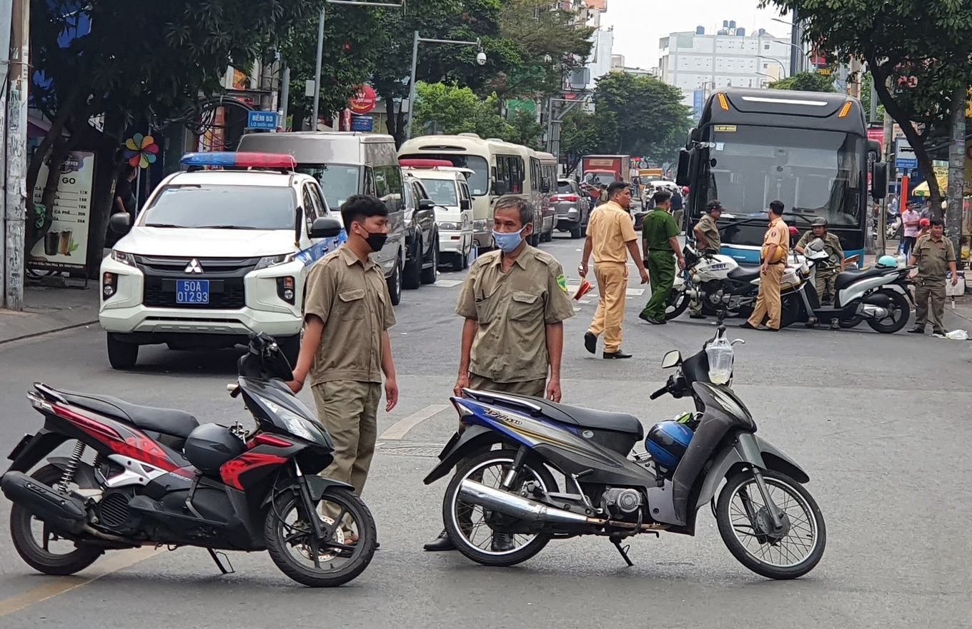 hang tram canh sat dot kich mot quan bar tai tphcm1