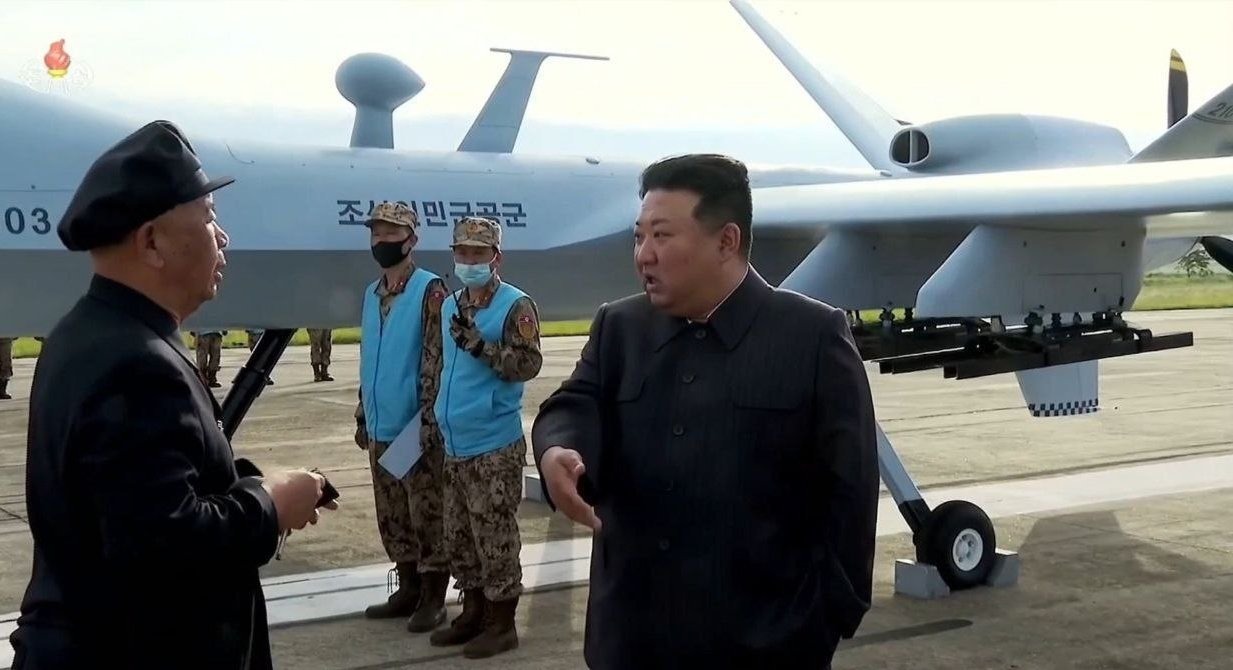 can canh hai mau uav cua trieu tien trong giong may bay khong nguoi lai my1