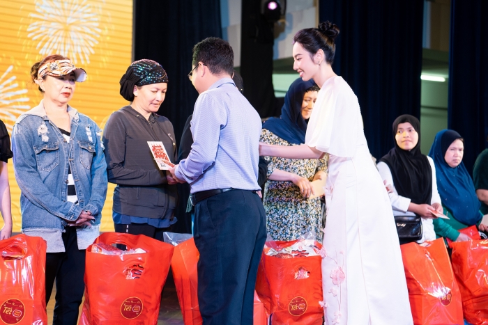 cong ty sen vang mang tet hanh phuc den voi tre em nguoi lao dong co hoan canh kho khan cong ty sen vang mang tet hanh phuc den voi tre em nguoi lao dong co hoan canh kho khan