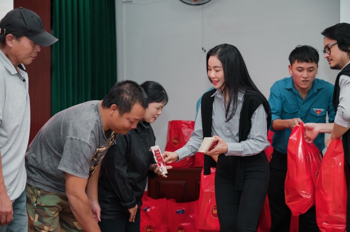 cong ty sen vang mang tet hanh phuc den voi tre em nguoi lao dong co hoan canh kho khan5 cong ty sen vang mang tet hanh phuc den voi tre em nguoi lao dong co hoan canh kho khan5