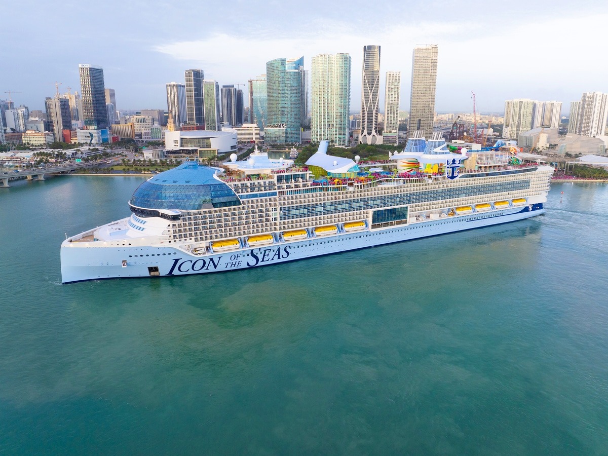 sieu du thuyen lon nhat the gioi chinh thuc ha thuy day len lo ngai ve khi thai metan