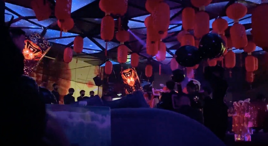 ha noi quan bar ban bong cuoi dien ra ngang nhien tao bao ha noi quan bar ban bong cuoi dien ra ngang nhien tao bao