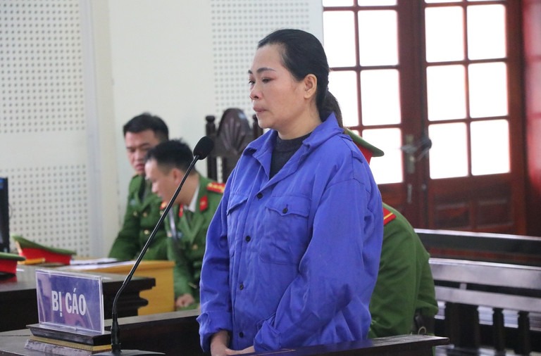 van chuyen 75kg thuoc phien nguoi phu nu lanh an tu sau 20 tron truy na van chuyen 75kg thuoc phien nguoi phu nu lanh an tu sau 20 tron truy na