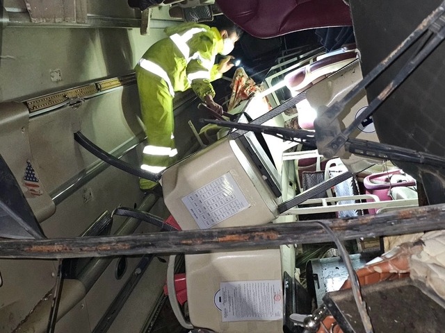 vu xe khach lao xuong vuc sau o kon tum xac dinh nguyen nhan ban dau