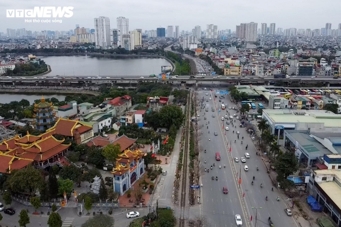 anh duong pho ha noi thong thoang phuong tien di chuyen de dang trong sang 29 tet
