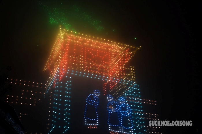 anh hinh rong thoi ly tao boi 2024 thiet bi bay khong nguoi lai ruc sang tren bau troi ha noi8