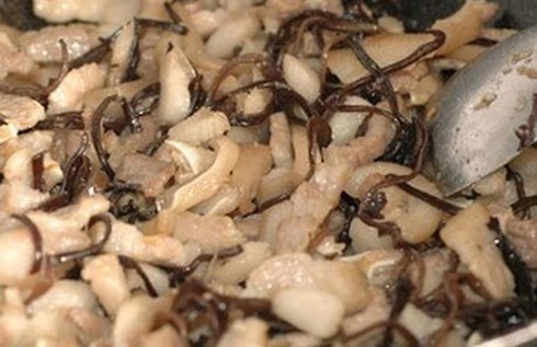 nang dau tro tai lam gio xao chuan vi mien bac ngay tet me chong an xong khen tam tac2 nang dau tro tai lam gio xao chuan vi mien bac ngay tet me chong an xong khen tam tac2