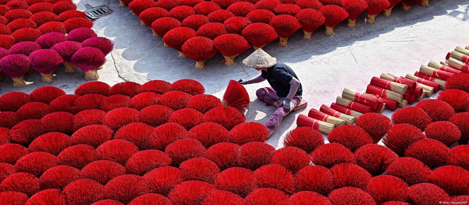 lang huong quang phu cau cua viet nam len bao nuoc ngoai1