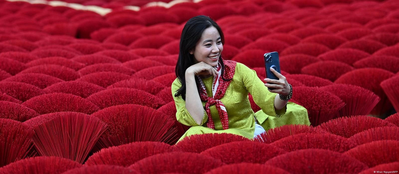 lang huong quang phu cau cua viet nam len bao nuoc ngoai3