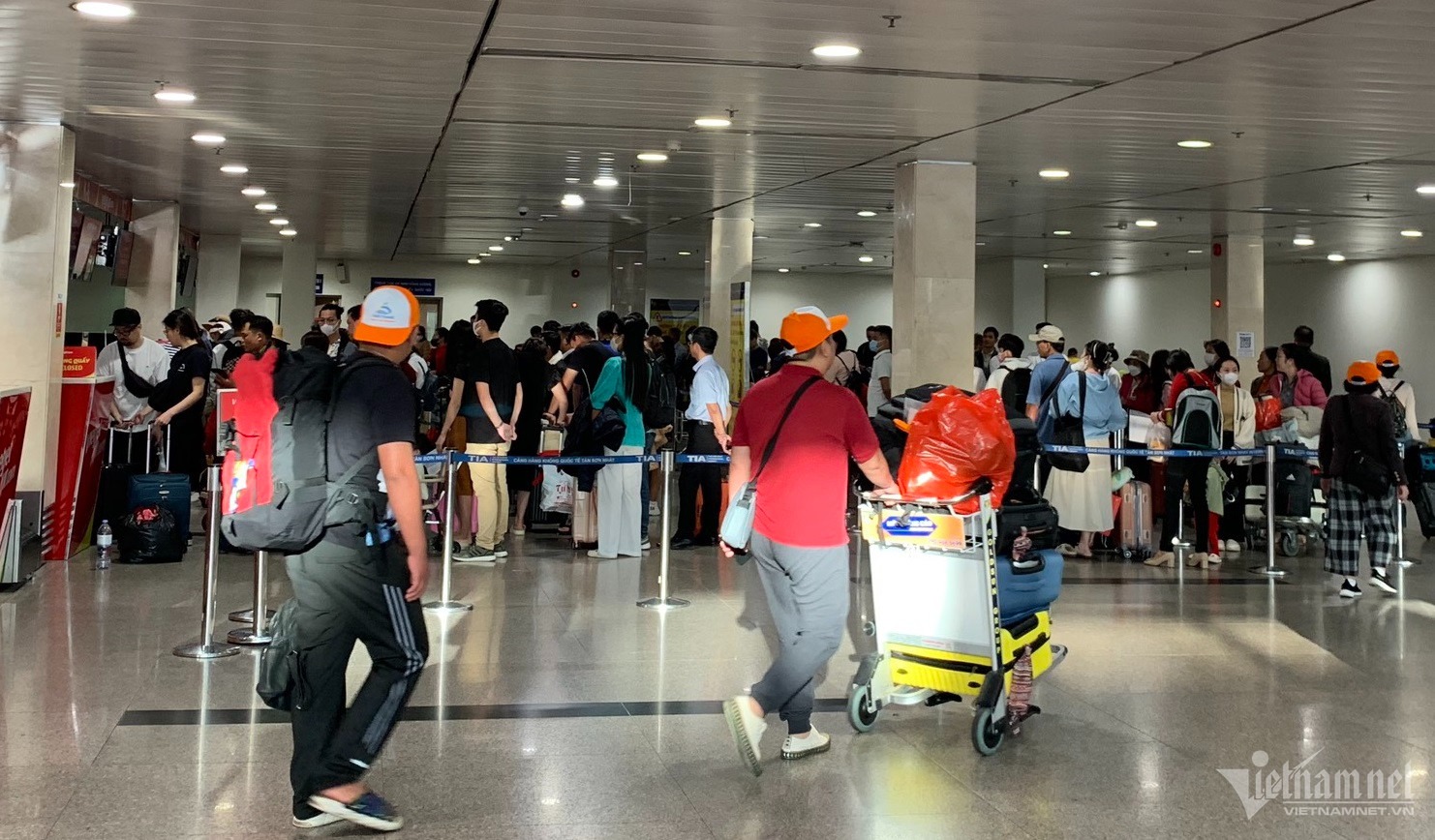 luong hanh khach qua san bay tan son nhat du kien dat hon 120000 luot trong mung 2 tet luong hanh khach qua san bay tan son nhat du kien dat hon 120000 luot trong mung 2 tet