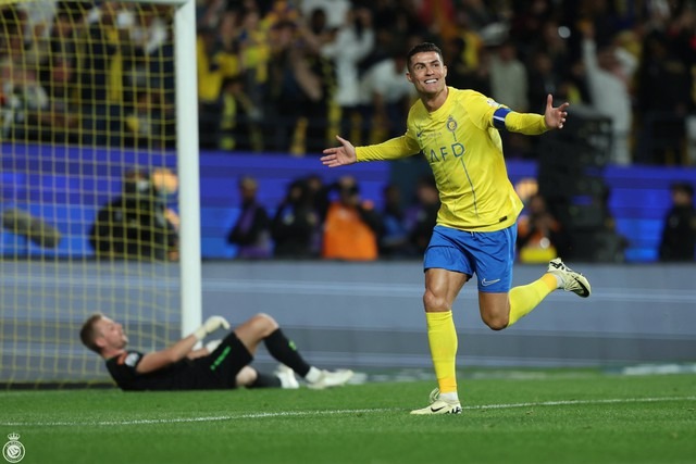 ronaldo tiep tuc ghi ban cho al nassr chinh thuc vuot ky luc cua messi ronaldo tiep tuc ghi ban cho al nassr chinh thuc vuot ky luc cua messi