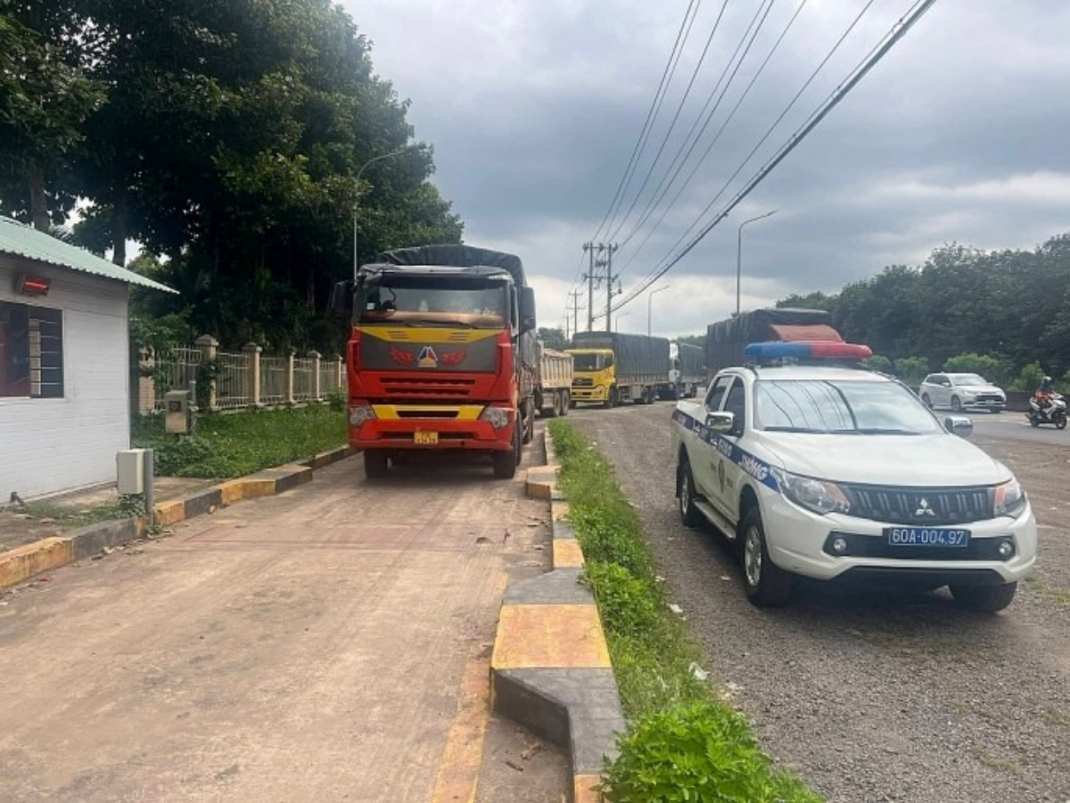 truy to nhom doi tuong nhan tien ty bao ke cho xe qua tai qua tram csgt suoi tre truy to nhom doi tuong nhan tien ty bao ke cho xe qua tai qua tram csgt suoi tre
