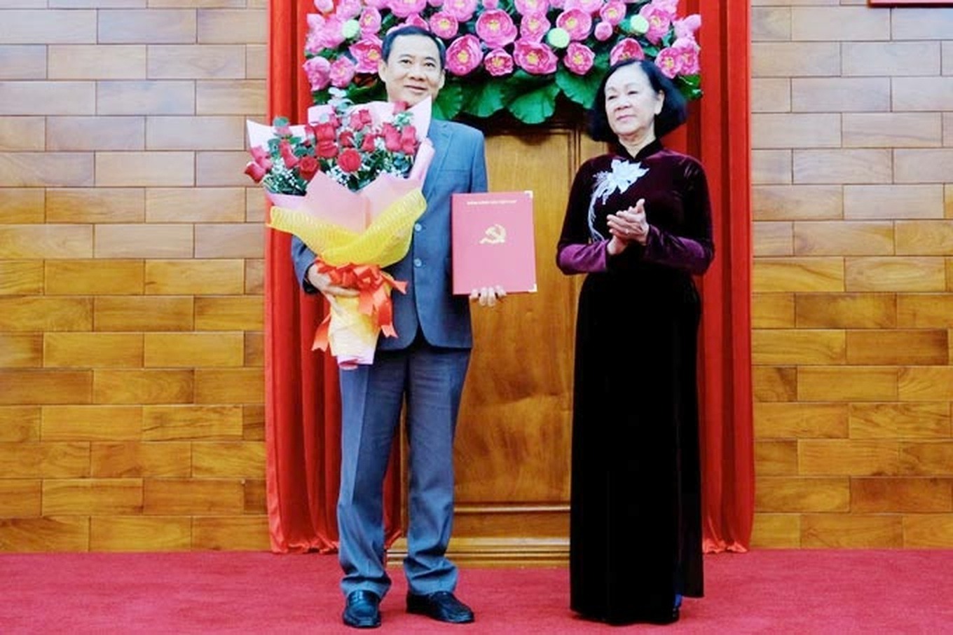 ong nguyen thai hoc giu chuc quyen bi thu tinh uy lam dong ong nguyen thai hoc giu chuc quyen bi thu tinh uy lam dong
