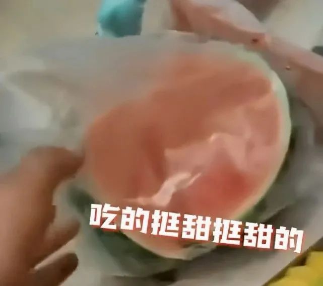 khach hang doi boi thuong tien dua hau 1 khach hang doi boi thuong tien dua hau 1