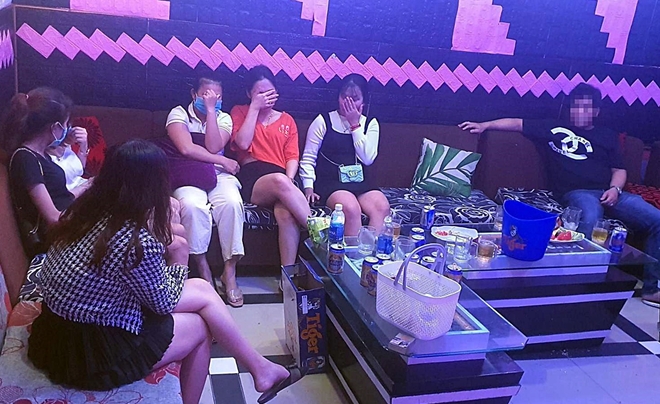 2 quan karaoke quang nam mo cua 1 2 quan karaoke quang nam mo cua 1