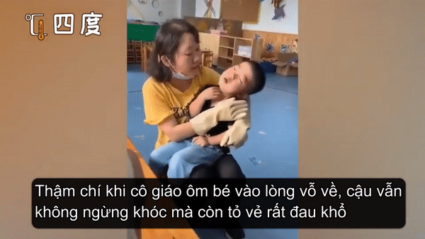 cau be khoc loc vi co giao ve me beo hon thuc te 2 cau be khoc loc vi co giao ve me beo hon thuc te 2