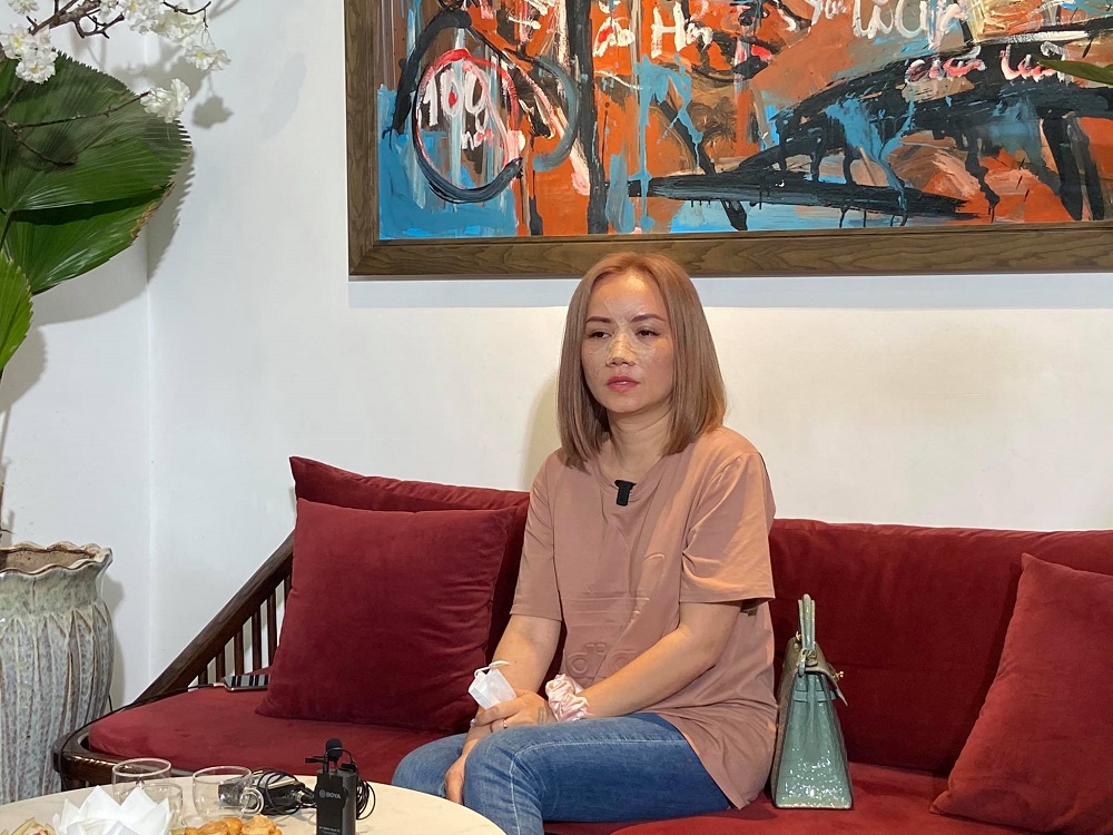 hoang yen bi chong cu danh 11