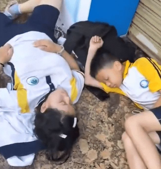 hai dua tre ngu ben via he 2 hai dua tre ngu ben via he 2