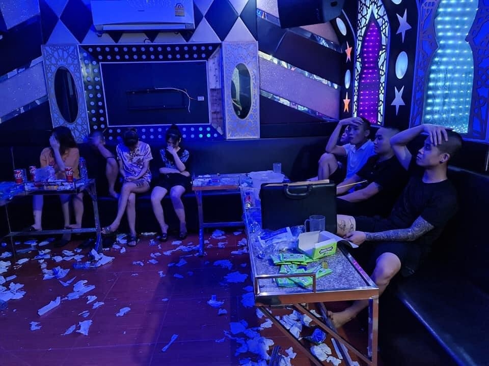 chu quan karaoke ru ban bay lac 1 chu quan karaoke ru ban bay lac 1