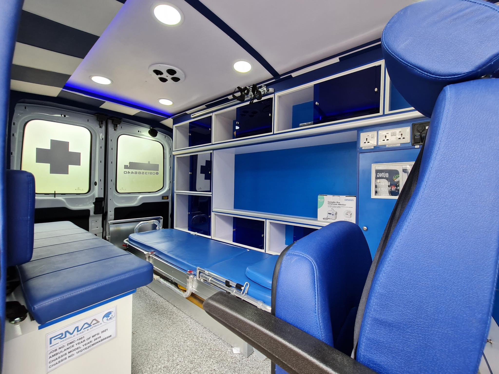 viet huong ban giao xe cho ong doan ngoc hai 2