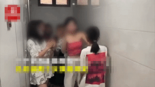 thieu nu bi nhom dan chi hanh hung 3 thieu nu bi nhom dan chi hanh hung 3