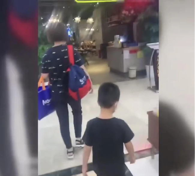 be trai xong vao toi let nu 2 be trai xong vao toi let nu 2