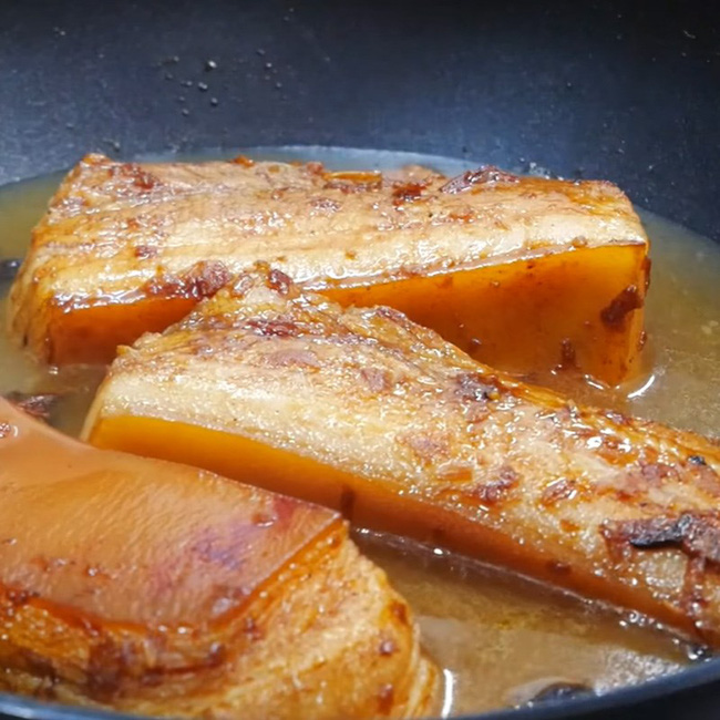 thit ba chi kho nuoc dua 3 thit ba chi kho nuoc dua 3