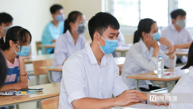 hoc sinh tiem vac xin 2